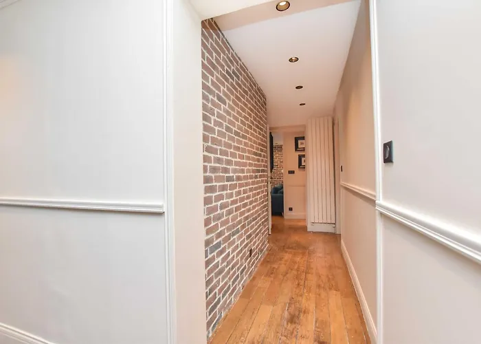 Charming 3br Apt- Montorgueil Republique * Parijs